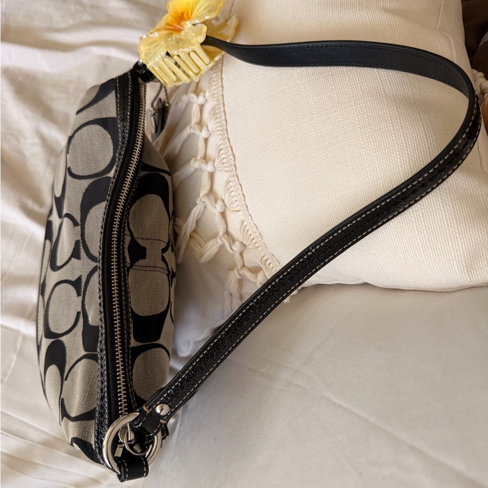 Coach Black & Gray Signature Canvas Shoulder Bag - Picture 3 of 8